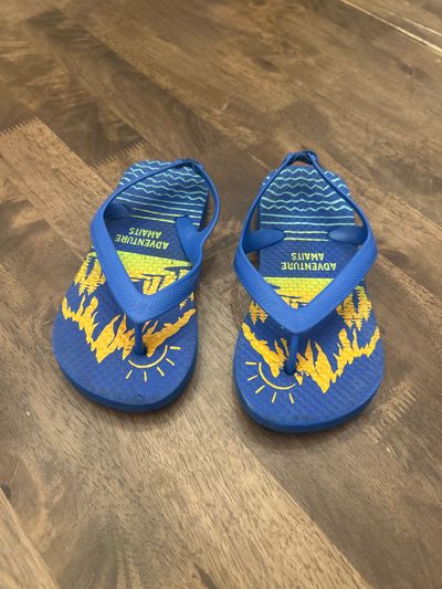 Adventure awaits Blue flip-flops with backS 11 (Lil' Kid)