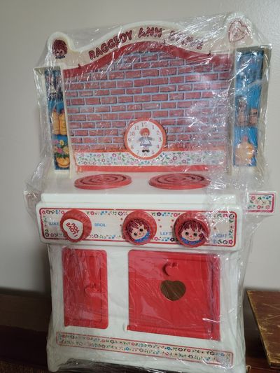 RAGGEDY ANN STOVE VINTAGE