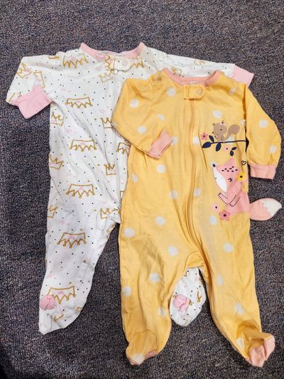 Gerber Zipper footies 0-3 Months