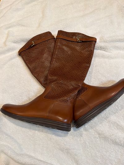 Cole hann Never worn but a few scuffs from the box 10 (Adult)