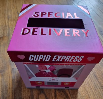 Brand New Valentine Card Box