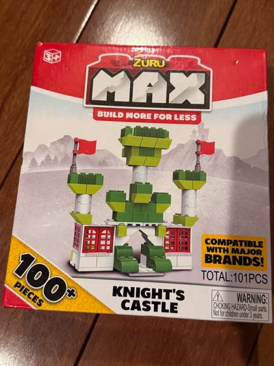 Brand new Max Zuru building set 100 pieces Knights castle