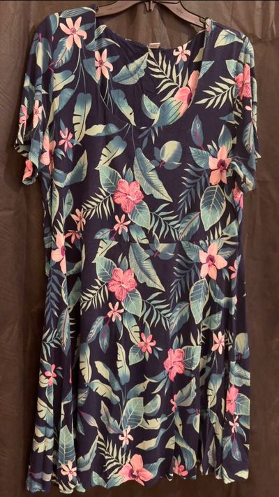 OLD NAVY NAVY W/PINK FLOWERS Women's XXL 18