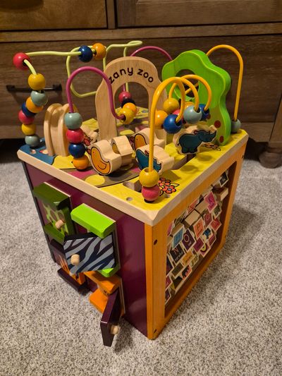 Zany Zoo Bottom portion 12 inch cube. Great condition