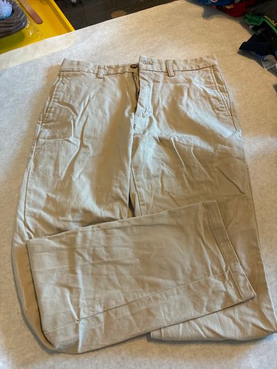 Old Navy  size 30x32 straight Khaki pants 30