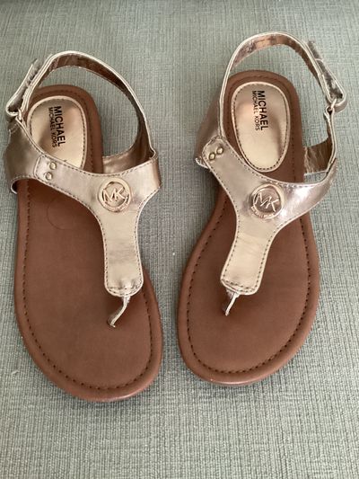 Michael Kors Gold sandals 3 (Big Kid)