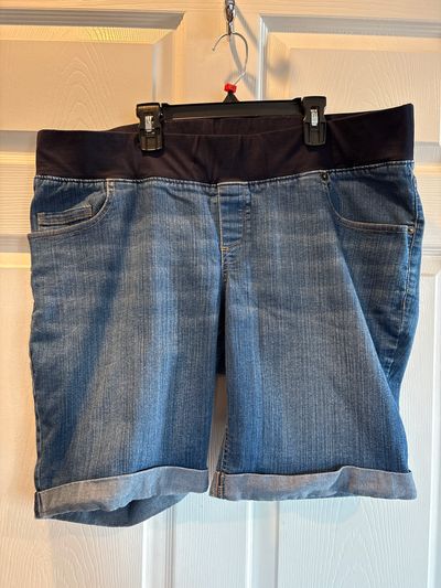 Great Expectations Long stretchy denim shorts with a short panel Women's - XL