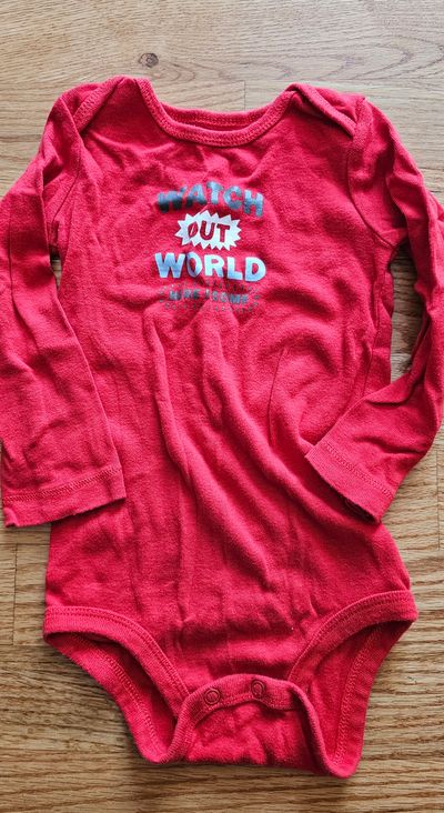 Carter's Like new boys 18M bodysuit feature "watch out world here I come" 18 Months