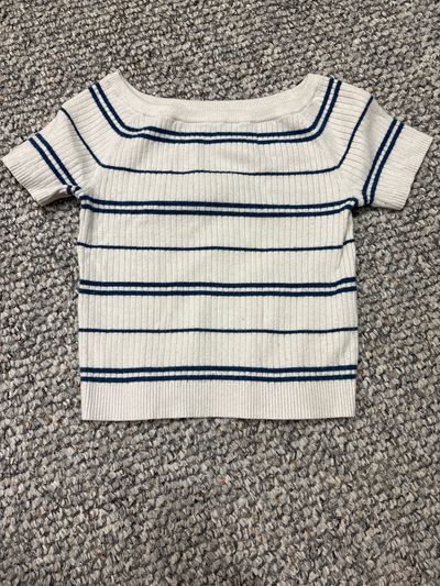 La Hearts White sweater top w blue stripes 7-8