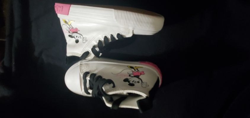 Disney White with Minnie mouse logo 10 (Lil' Kid)