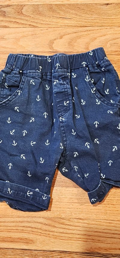 Wellkids Good condition pants can fit 4-5 yrs old boys 5T/5