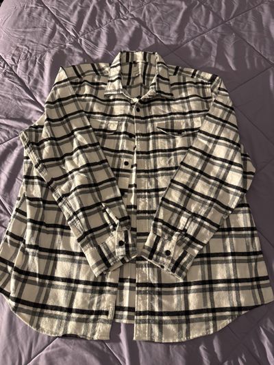American Eagle White and Black Flannel Buttoned Shirt Men's - XXL