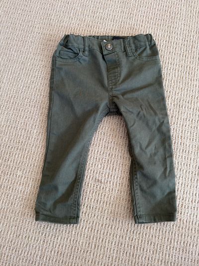 H&M olive jeans  9 Months