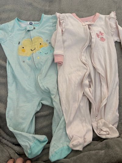 Gerber and other Pjs 6-9 Months