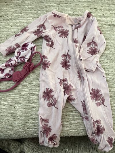 Carters Zip up pjs with matching bows 3 Months