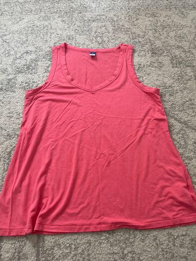 Old Navy Pick coral color. Stretch tank top Like New Women's - M