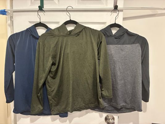 3 pack Real Essential - Hooded Active long sleeve 3 hooded performance long sleeve shirts 10-12