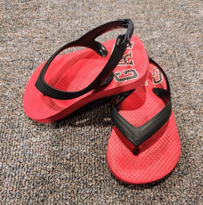 Gap 5T-6T flip flops, sandals 5 (Toddler)