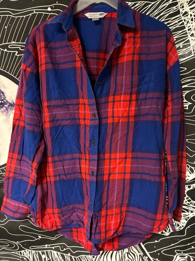 Old Navy boyfriend fit 100% cotton flannel Red blue checker print flannel soft and loose fit Women's - XS