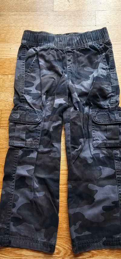 Children's Place Like new cargo pants elasticize comfortable for everyday wear 5T/5