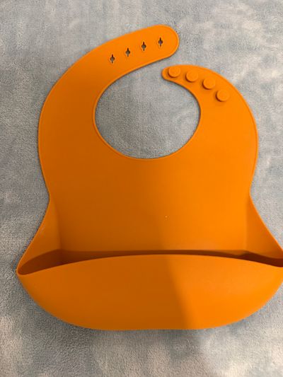 Moonkie silicone bib