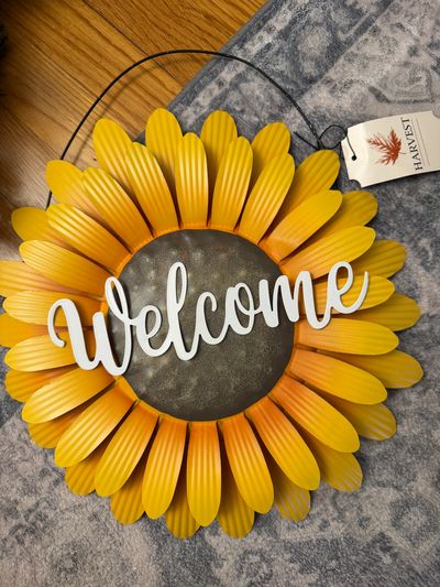 Unknown New-sunflower welcome sign