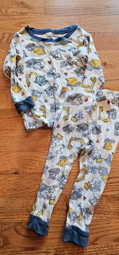 Carter's Construction machines graphic snug fit PJ in great condition 18 Months