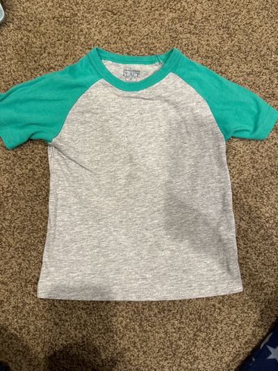 The childrens place green gray short sleeve top  2T