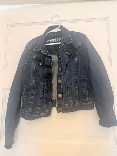 Gap Girls denim jacket size large Gap Girls denim jacket size large 10-12