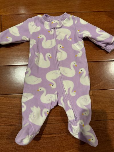 Carter's newborn fleece pajamas, purple  0-3 Months