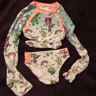 2 piece w long sleeve rash guard 2 piece w long sleeve rash guard 5T/5