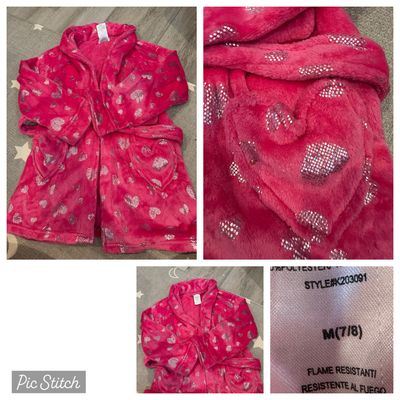 Girls robe Red with hearts and heart shaped pockets 7-8