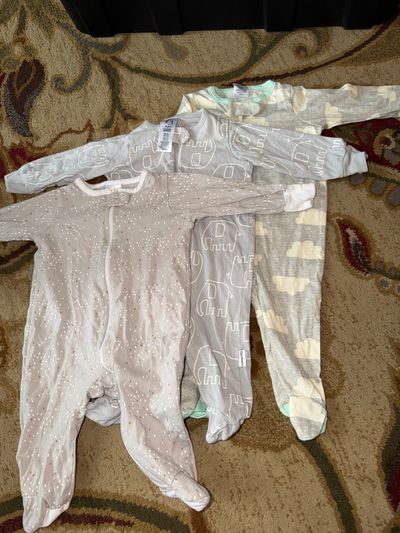 Gerber Set of 3 long sleeve footsie pajamas 7 0-3 Months