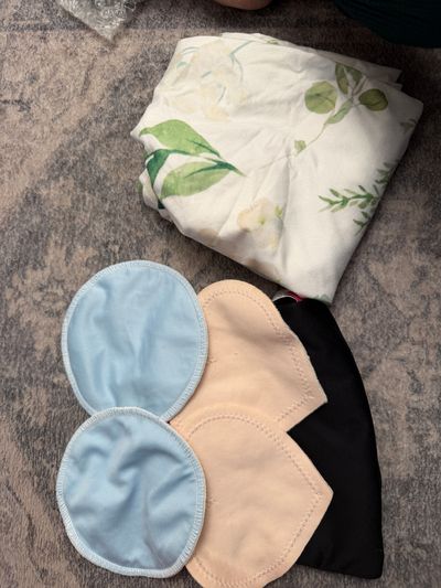 Bamboobies Bamboobies nursing pads and car seat cover
