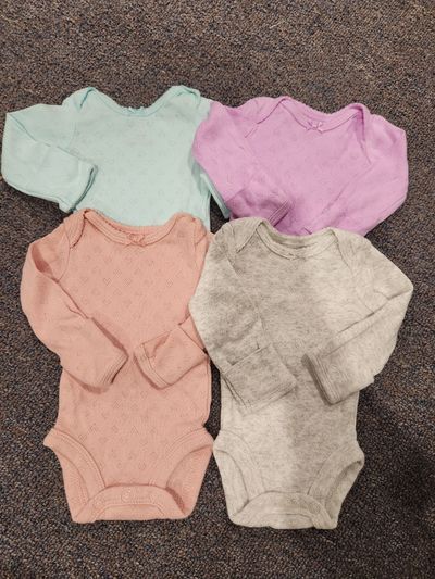 Carters Preemie long sleeve onesis 0-3 Months