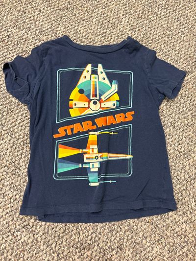Old navy Star Wars navy blue tshirt 6T/6