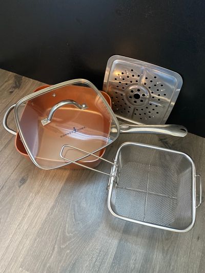 Copper Chef 4 quart pot Never used with vegetable steamer basket