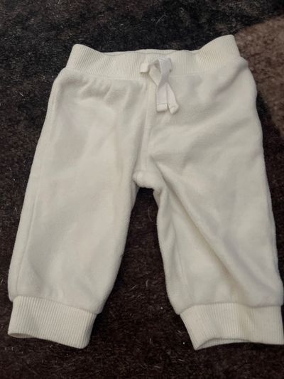 Old navy white fleece leggings  3-6 Months