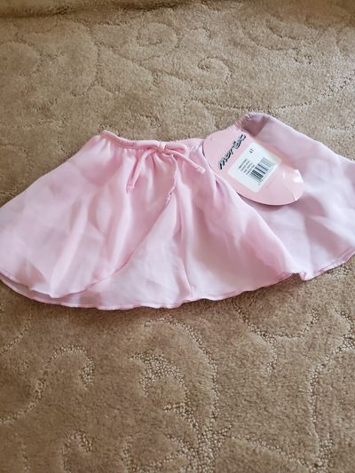 NEW -Moret dance skirt -4T