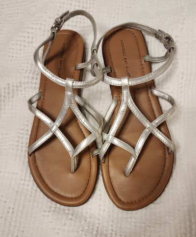 MONTEGO BAY CLUB Silver sandals 9-1/2 (Adult)
