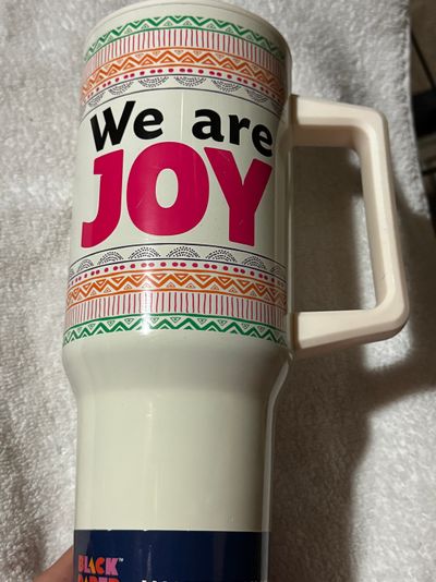Stanley type cup. Missing straw Stanley type cup. Missing straw