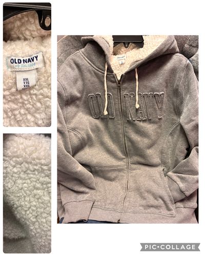 Old navy heavy Sherpa lined zip up hoodie Grey w sequin old navy logo super comfy great condition Women's - XXL