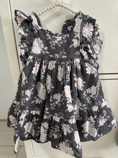 Tahari Beautiful dress 2T