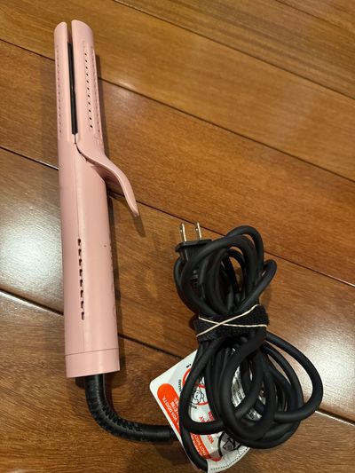 Tymo airflow hair straightener with air to protect Retail $99 Pink color