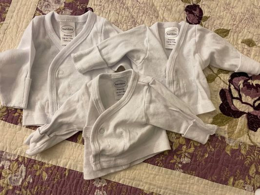 N/A Preemie size White Long Sleeve 0-3 Months