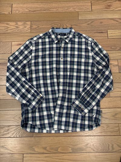 Nautica navy and green button down shirt Long sleeves and collar Men's - XL