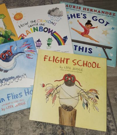 4 books Flight school, crayons, more