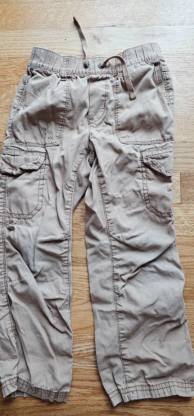 Old Navy Like new it is lightweight & breathable elasticized waistband 5T/5