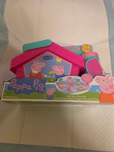Peppa Pig BRAND NEW Picnic Basket