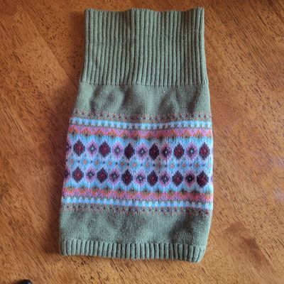 Dickens closet Small soft green sweater